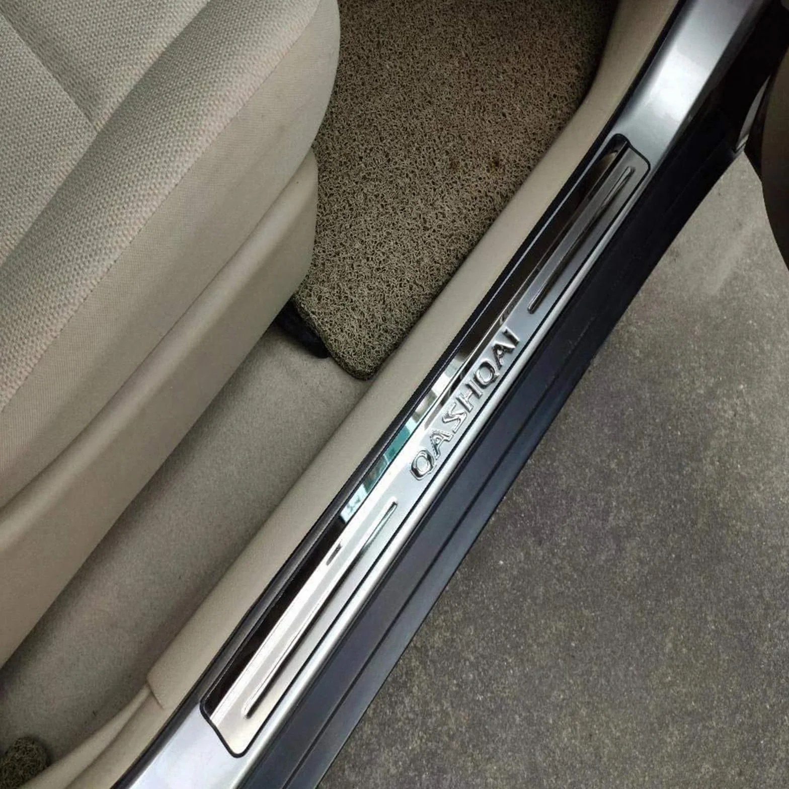 4 Pezzi Acciaio Inossidabile Battitacco per Auto Sticker per NIS-San Qashqai J10 2007-2013, Esterno Battitacco Protezione Plates Anti-Graffio Scuff Adesivi Accessori,Silver
