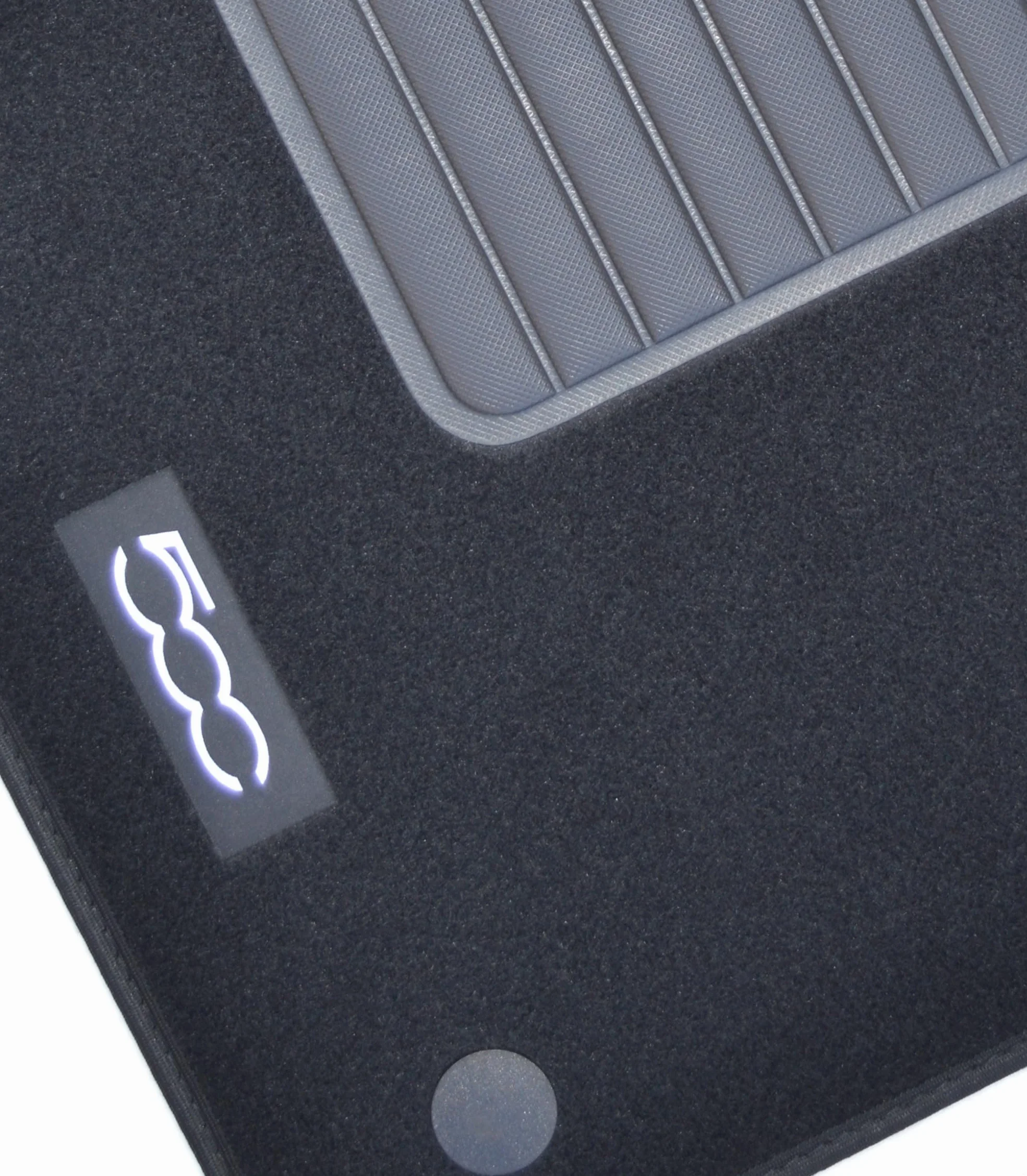 Tappetini Per Fiat 500 dal 2015, Con Logo Ricamato 2 Pin Di Sicurezza, Alta Qualità, Made In Italy.
