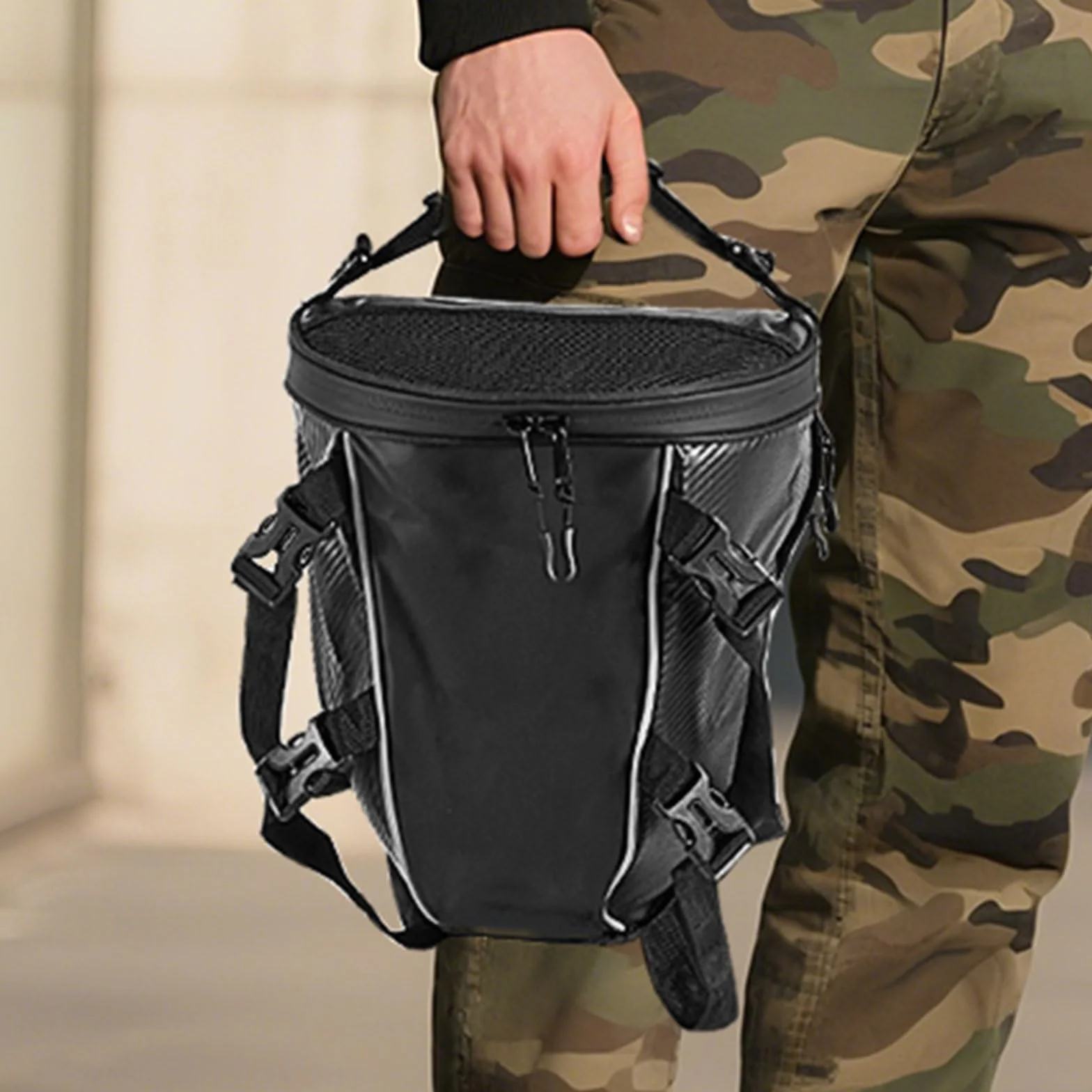 VEVOR Borsa Posteriore per Moto, Espandibile 10 L, Impermeabile, Antipioggia, Zaino, Tracolle, Tasca, Nero